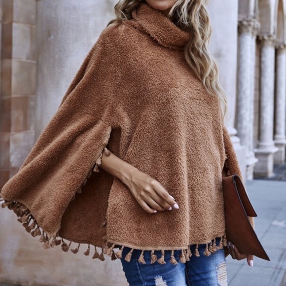 CLEARANCE Soft Teddy Faux Fur Fringe Turtleneck Cape - Picture 4 of 8